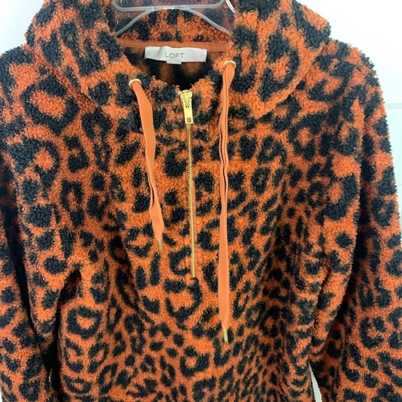 Ann Taylor LOFT LARGE hooded Fleece Half Zip Brown Black Leopard Animal - Picture 3 of 8